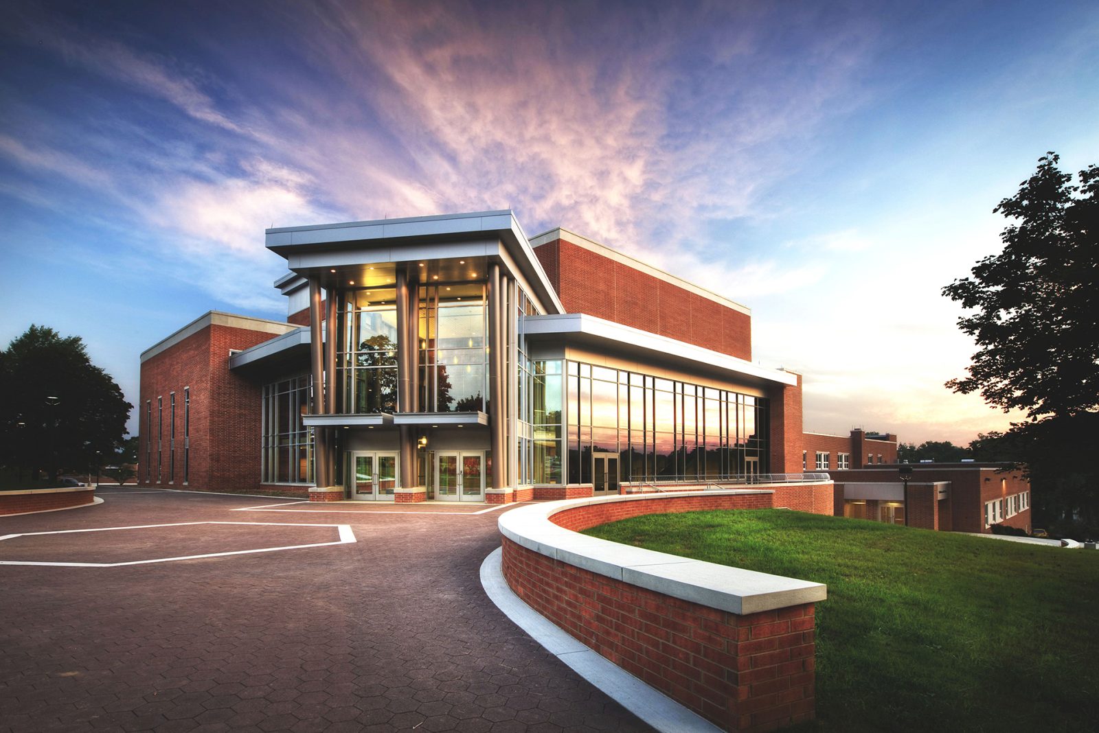 How can Higher Education Design help <strong>Attract and Retain Students?</strong>